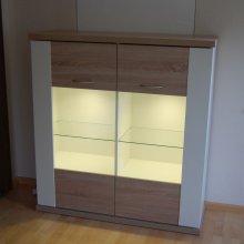 kleine Vitrine mit Innenbeleuchtung